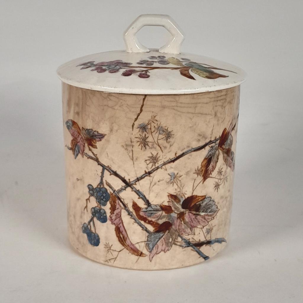 Oude dekselpot beschilderd met bloemen, vlinders en vogel, Antiek en Kunst, Ophalen of Verzenden