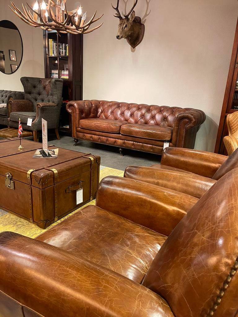 OUTLET Vintage chesterfield banken en fauteuils Cognac leer, Huis en Inrichting, Ophalen of Verzenden, Chesterfield vintage, 200 tot 250 cm