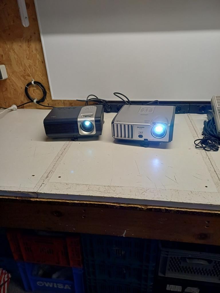 Beamers Sharp en Benq, Audio, Tv en Foto, Beamers, Ophalen of Verzenden, Overige resoluties