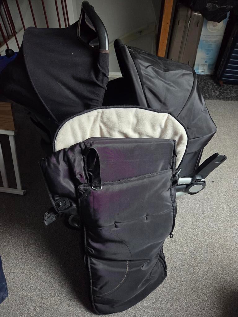 Mutsy kinderwegen, Kinderen en Baby's, Kinderwagens en Combinaties, Kinderwagen, Gebruikt, Met autostoeltje, Ophalen of Verzenden