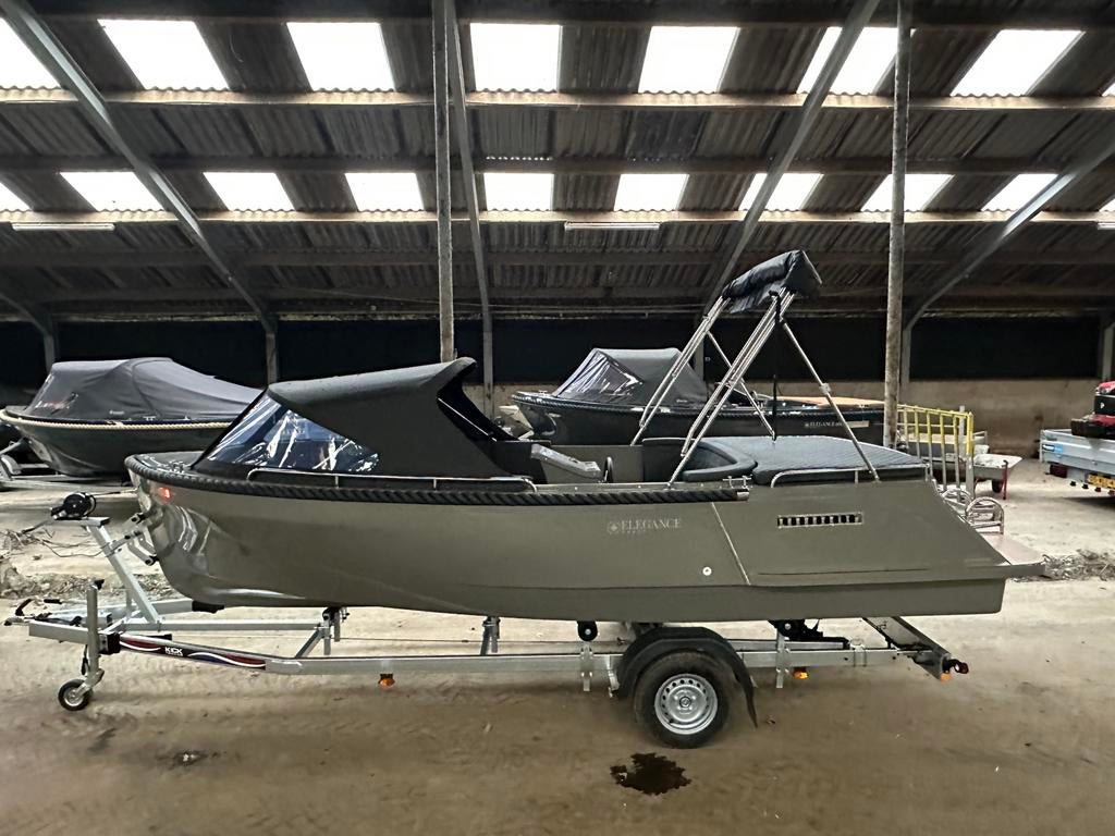 Nieuw demo Elegance 635 helemaal compleet, Ophalen, 6 meter of meer, Nieuw, Buitenboordmotor