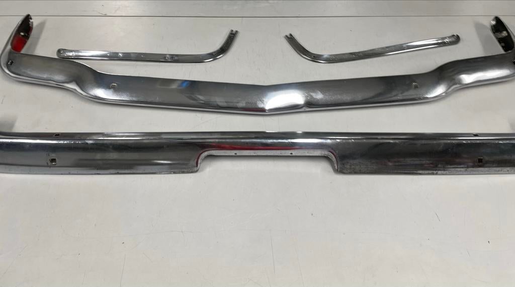 Ford mustang bumpers/ trim window frame rh, Auto-onderdelen, Gebruikt, Voor, Ophalen of Verzenden, Bumper