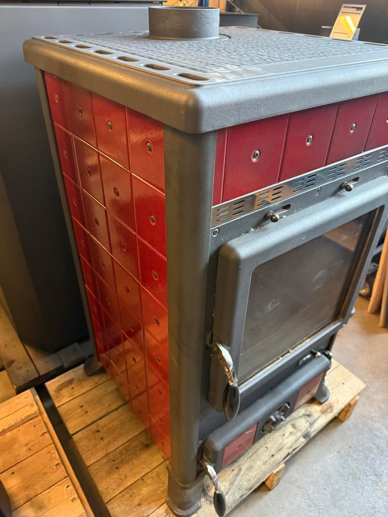 La Nordica Houtkachel - Rode Keramische Afwerking, Ophalen, Italie, Gebruikt, Houtkachel