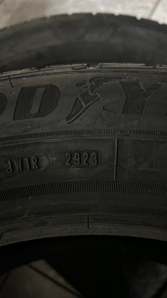 Goodyear ultra grip 225/55R19 99V performance+SUV, 18 inch, Band(en), 225 mm, Winterbanden