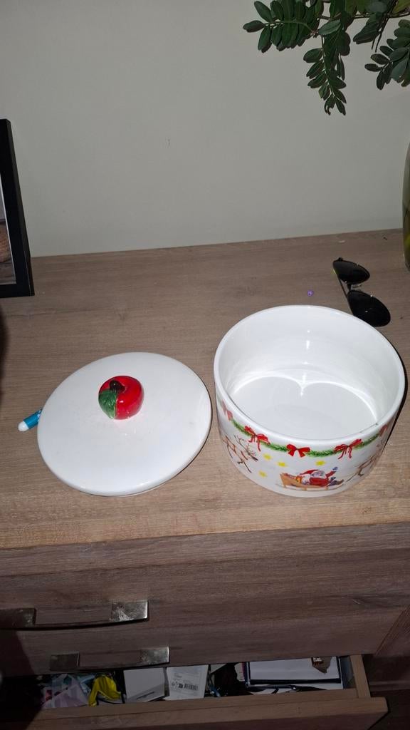 Stenen pot met deksel voor koekjes of snoep, Ophalen, Gebruikt, Schaal, Rond