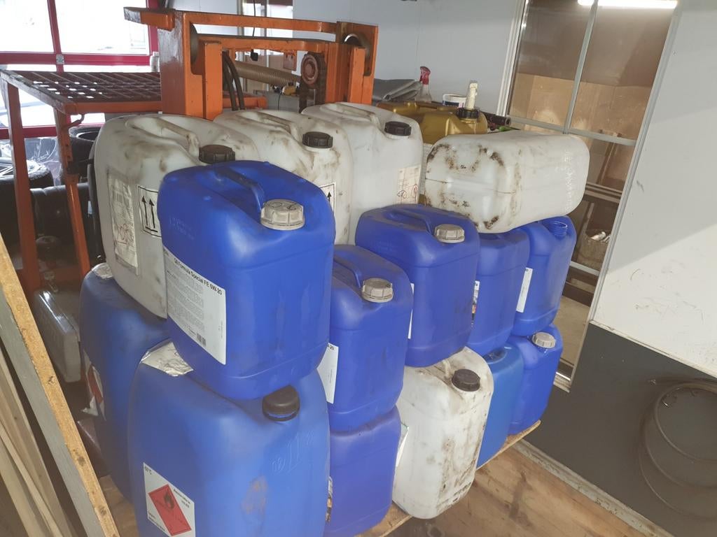 Goedgekeurde Jerry cans , 20 , 30 en 60 liter, Ophalen, Gebruikt