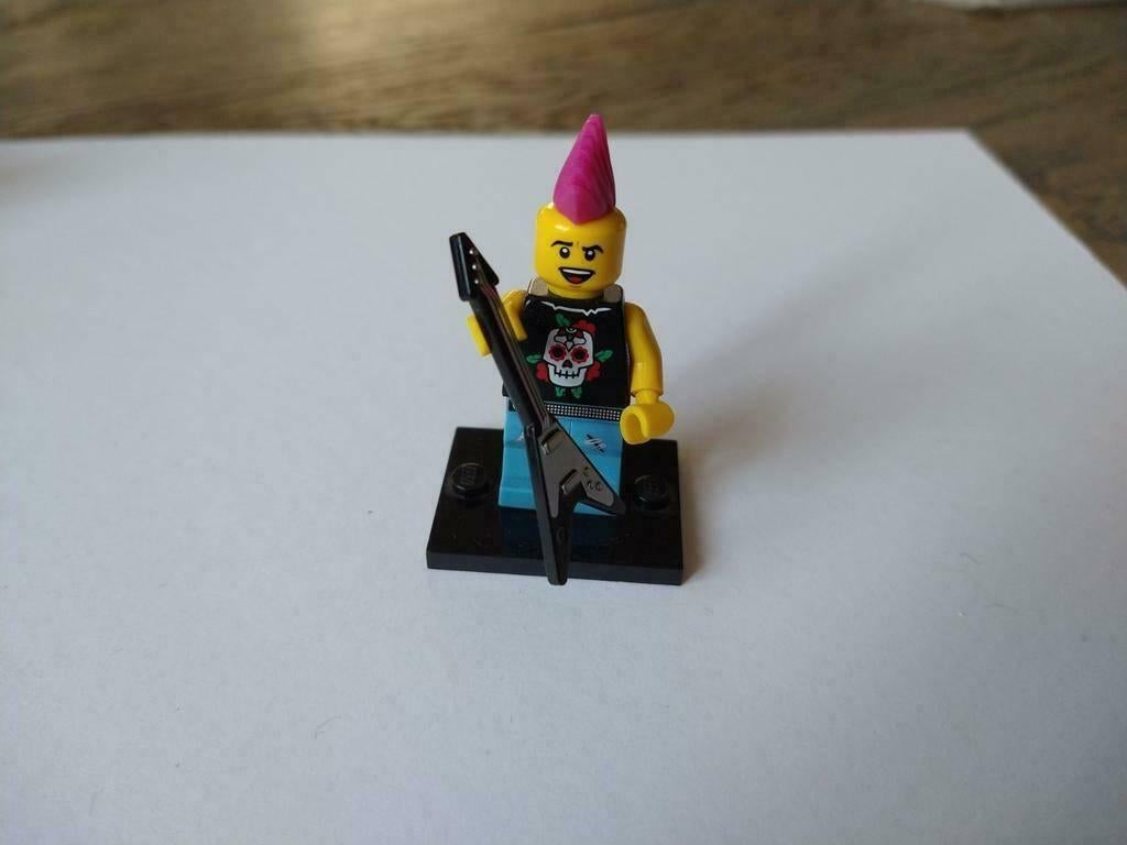 Lego minifig serie 4 Punk rocker Collectible minifiguren, Ophalen of Verzenden, Zo goed als nieuw, Complete set, Lego
