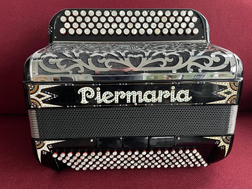 Piermaria Prodige Plus knopaccordeon.Cassotto.Bgriff, Muziek en Instrumenten, Overige merken, Gebruikt, Met koffer, Ophalen of Verzenden