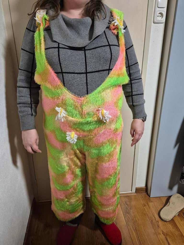 Carnavalskleding - Groen/Roze tuinbroek met bloemen, Carnaval, Maat 42/44 (L), Ophalen of Verzenden, Zo goed als nieuw