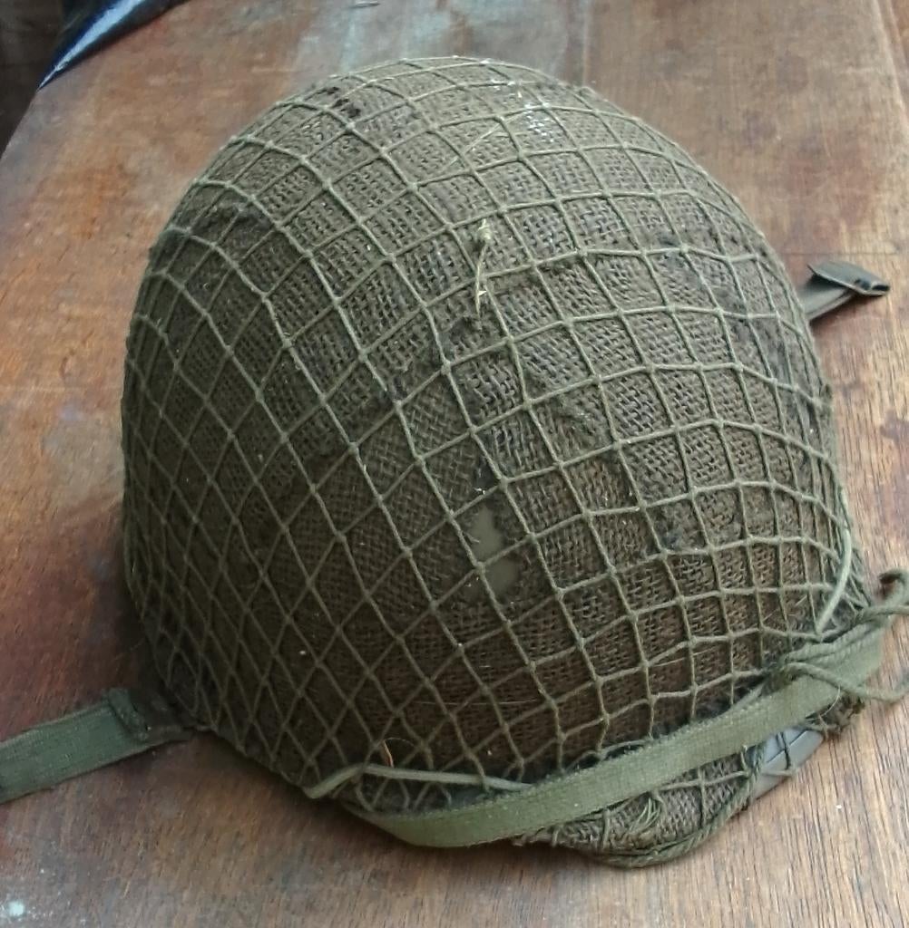 Militair helm met net, M1, Verzamelen, Militaria | Algemeen, Ophalen of Verzenden, Landmacht, Nederland, Helm of Baret