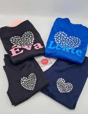 Trainingspakken met je eigen naam in maat 110, Kinderen en Baby's, Kinderkleding | Maat 110, Nieuw, Meisje, Sport- of Zwemkleding