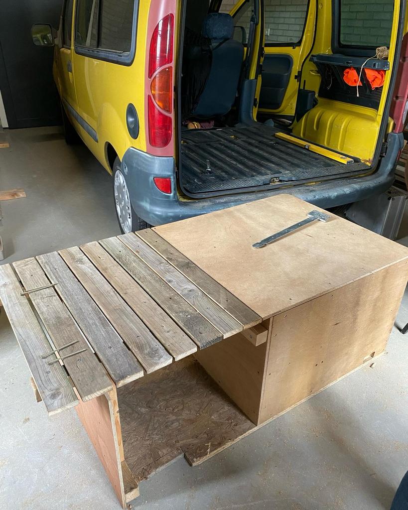 Handgemaakt bedframe voor Kangoo of kleine bestelwagen, Ophalen, Gebruikt