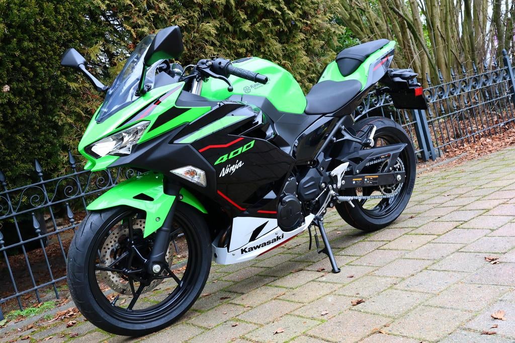 Kawasaki NINJA 400 KRT A2 code 80 (bj 2023) - foto 2