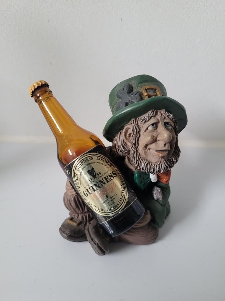 Laaf met fles Guinness !, Verzamelen, Efteling, Ophalen of Verzenden, Beeldje of Poppetje