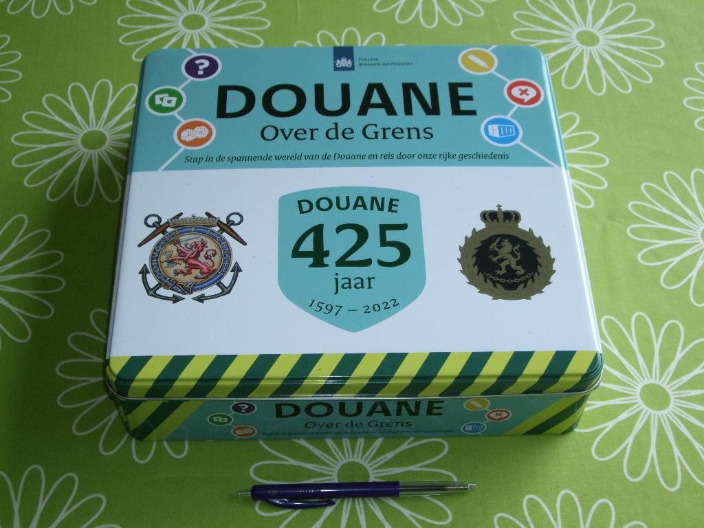 Douane - jubileumspel - Stap in de wereld van de Douane, Vijf spelers of meer, Ophalen of Verzenden, Zo goed als nieuw