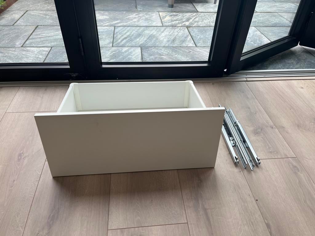 GRATIS Ikea Besta Lade, Ophalen, 50 tot 100 cm, Zo goed als nieuw, Minder dan 100 cm
