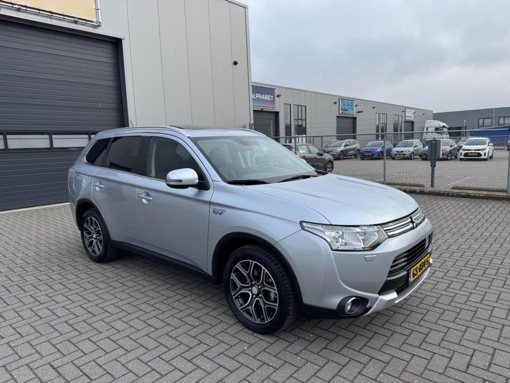 Mitsubishi Outlander 2.0 PHEV Instyle+, Euro 6, 4 cilinders, Vierwielaandrijving, Hybride Elektrisch/Benzine