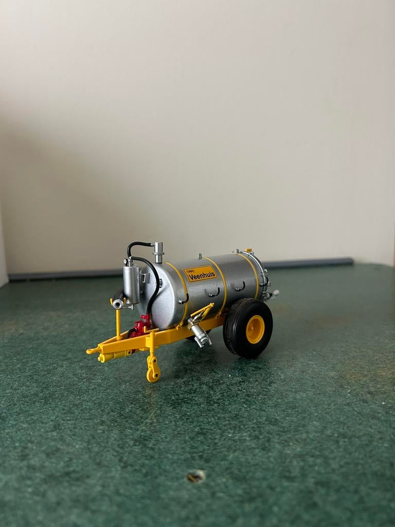 Veenhuis tank 1:32, Ophalen of Verzenden, Zo goed als nieuw, Tractor of Landbouw, Overige merken