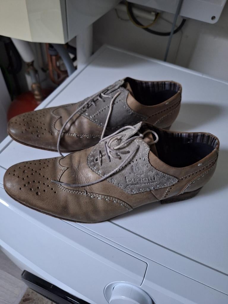 Te koop grijze bugatti schoenen maat 44 zie foto's, Kleding | Heren, Schoenen, Bugatti, Overige kleuren, Ophalen of Verzenden