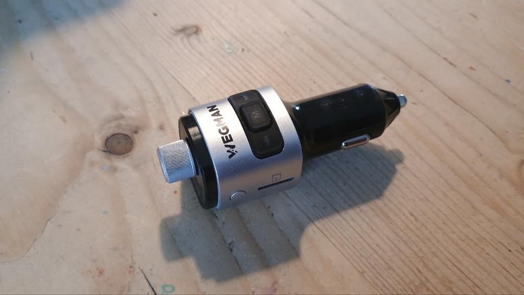 Wegman Bluetooth FM Transmitter Auto Carkit, Auto diversen, Carkits, Ophalen of Verzenden