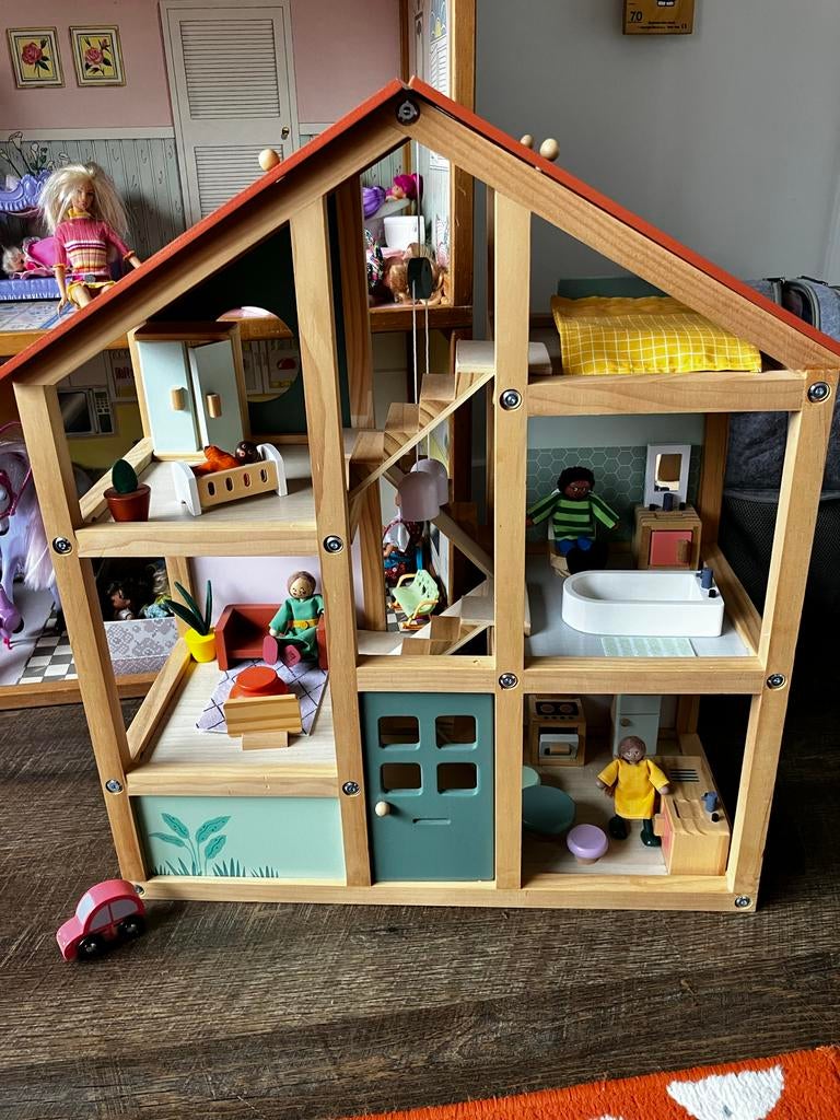 Groot houten poppenhuis met meubels en poppetjes, Ophalen, Nieuw, Poppenhuis
