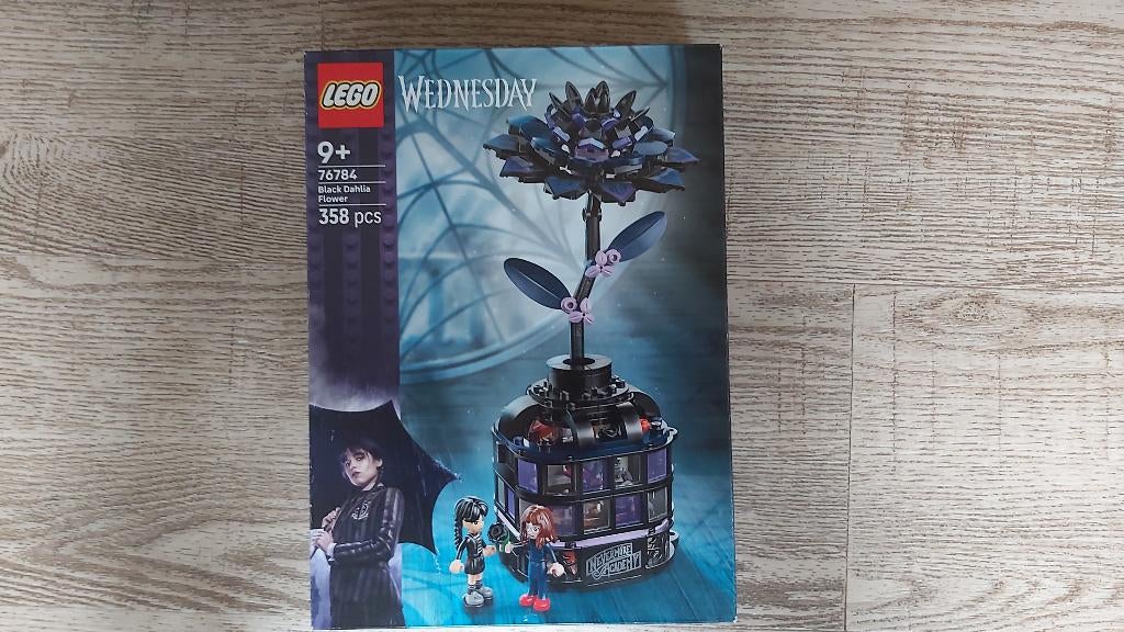 Lego 76784 Wednesday black flower, Kinderen en Baby's, Speelgoed | Duplo en Lego, Overige thema's, Ophalen of Verzenden, Zo goed als nieuw