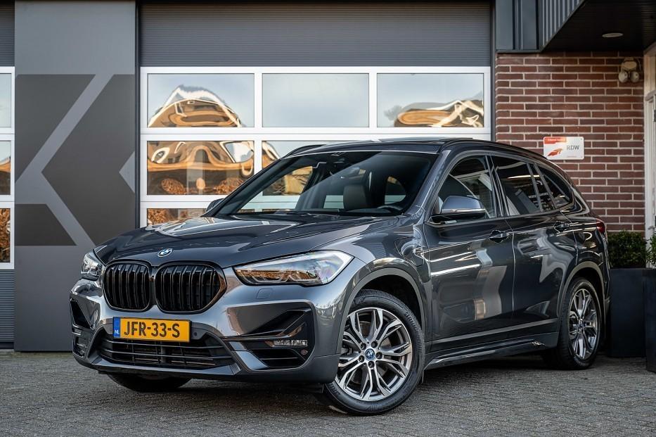 BMW X1 25e xDrive | Sport Line | Panorama | Stoelverwarming, 125 pk, Gebruikt, USB, Plug-in hybride