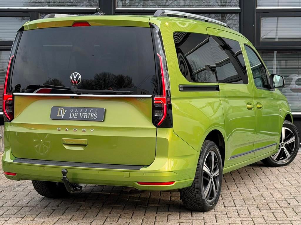 Volkswagen Caddy Maxi 1.5 TSI 7p DSG Full Option Panoramadak, Auto's, 1556 kg, Zwart, 4 cilinders, 7 stoelen