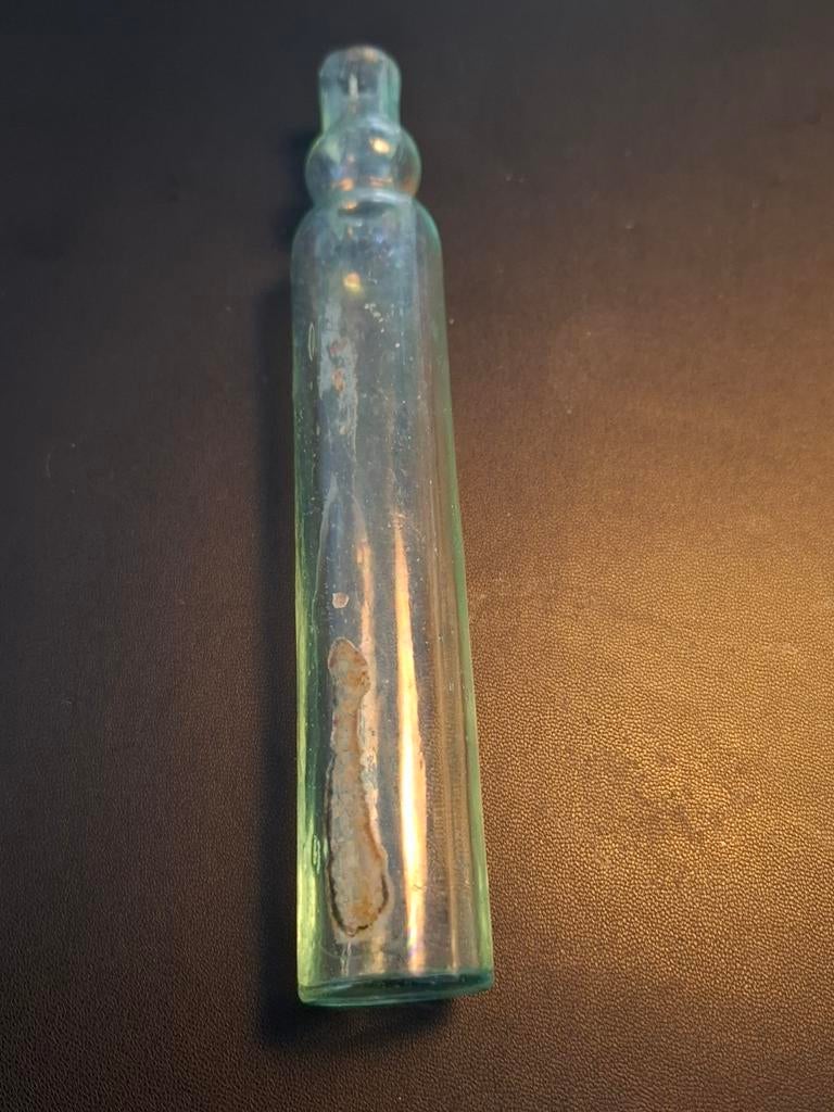 Antiek flesje bodemvondst, Antiek en Kunst, Ophalen of Verzenden