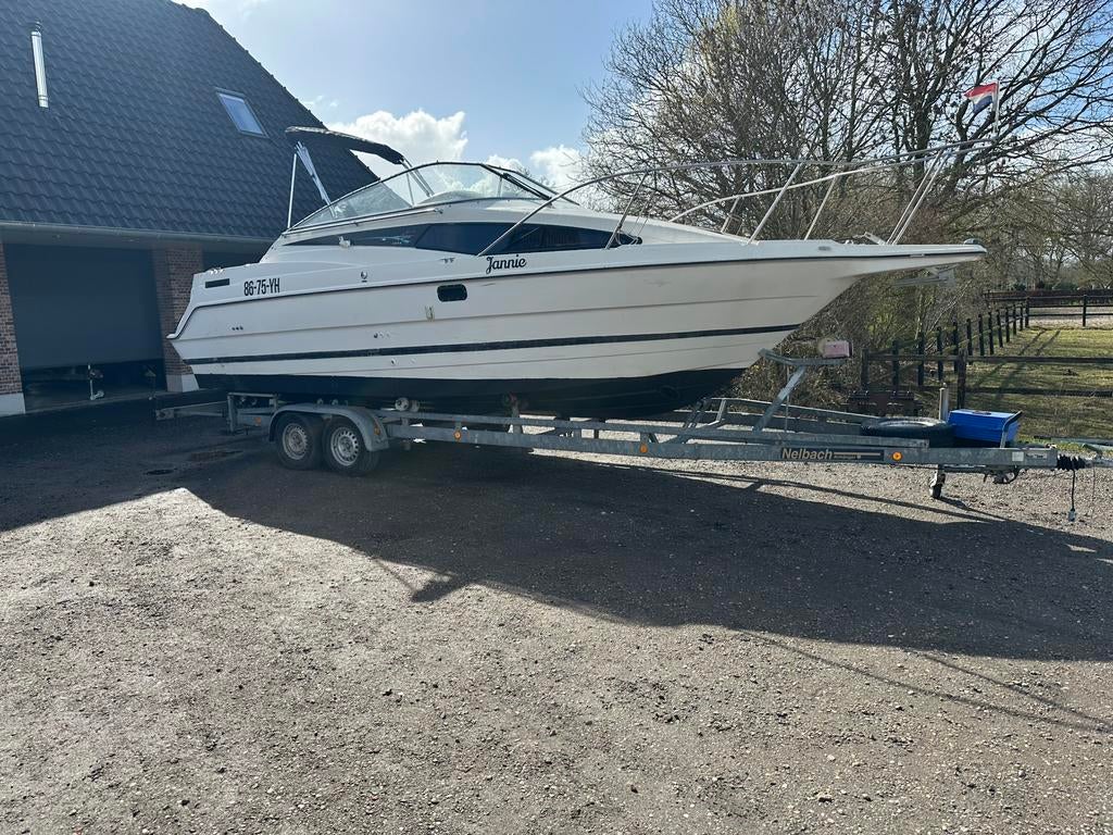 Bayliner 2655 speedcruiser, Watersport en Boten, Motorboten en Motorjachten, Ophalen, Zo goed als nieuw, 6 tot 9 meter, 50 pk of meer