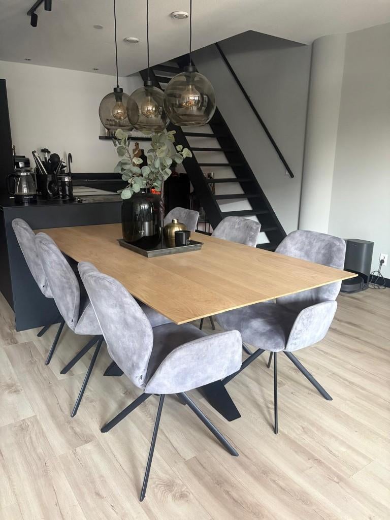 Stoelen - Goossens Wonen - lichtgrijs - Nieuwstaat, Ophalen, Zo goed als nieuw, Stof, Grijs