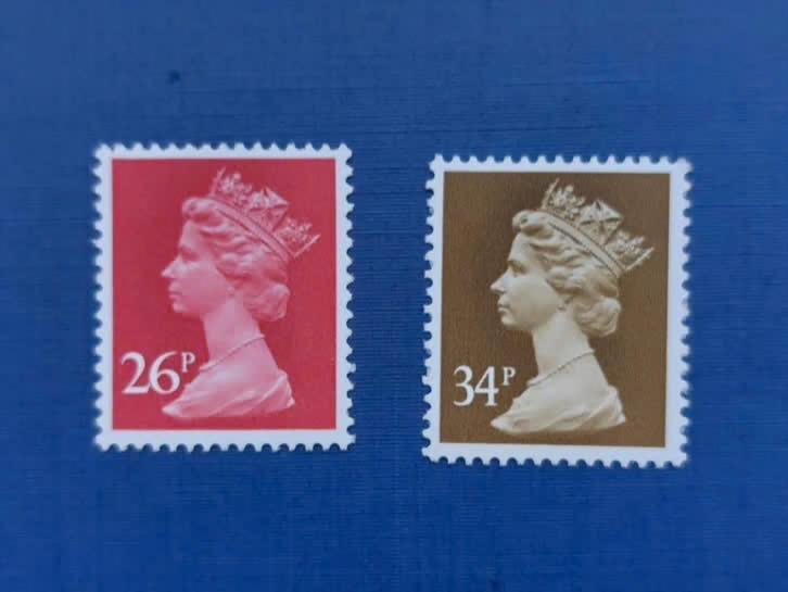 Postzegel UK 1982 en 84 PF 2 zegels Elisabeth 31-03, Postzegels en Munten, Postzegels | Europa | UK, Ophalen of Verzenden, Postfris