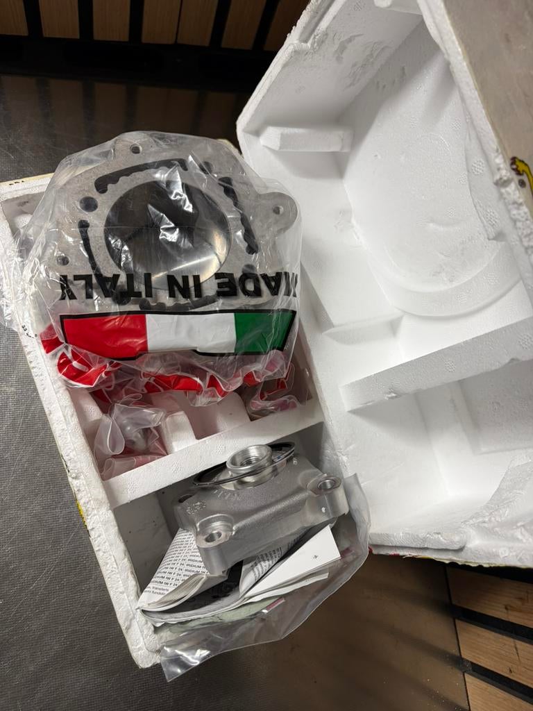 Gilera runner 172cc malossi cilinder nieuw in doos, Ophalen