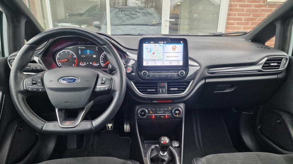 Ford Fiesta 1.5 EcoB. ST-3, Panoramadak, 200 PK, Verwarming, Auto's, Ford, Gebruikt, Bedrijf, Handgeschakeld, 17 km/l