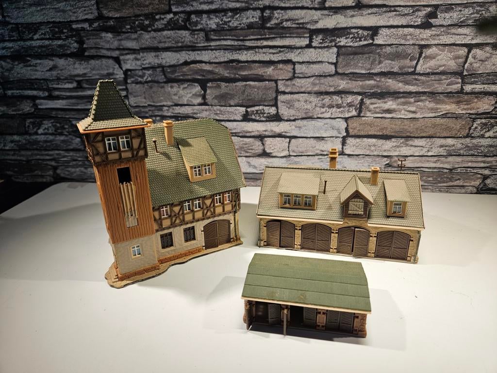 Brandweerkazerne met bijgebouwen N spoor modeltrein 1:160, Overige merken, Gebruikt, Gelijkstroom of Wisselstroom, Brug, Tunnel of Gebouw