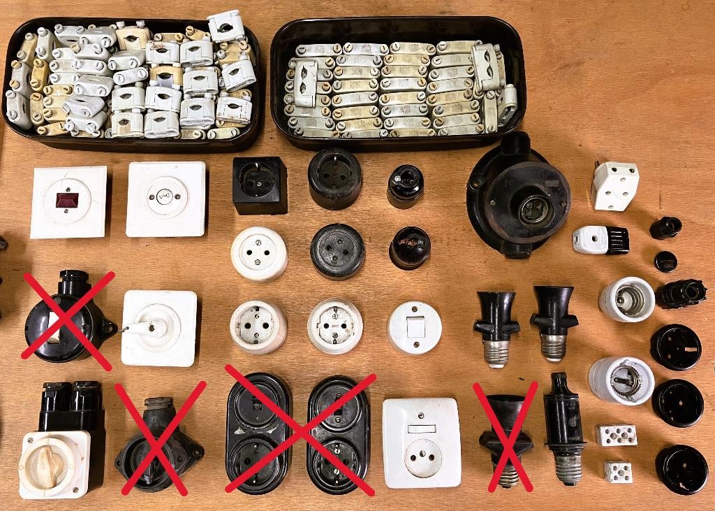 Bakeliet, porselein, stopcontacten, schakelaars, fittingen, Ophalen of Verzenden