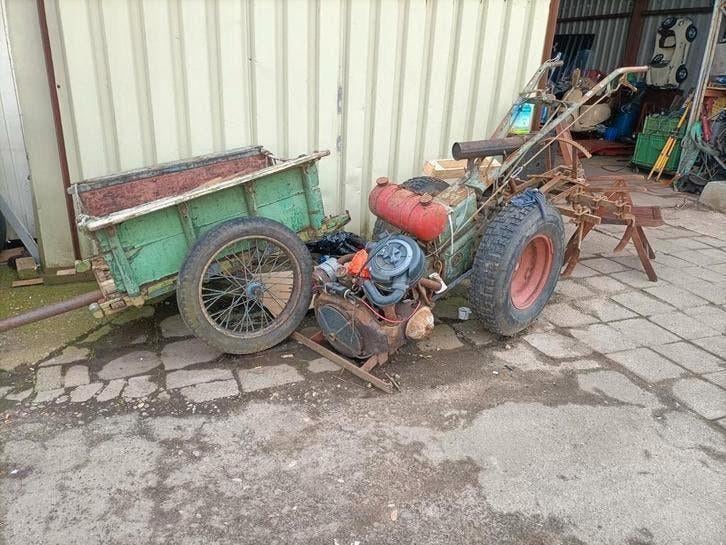 Diverse oude tweewielige werktuigen)eventueel ruil zitmaaier, Ophalen