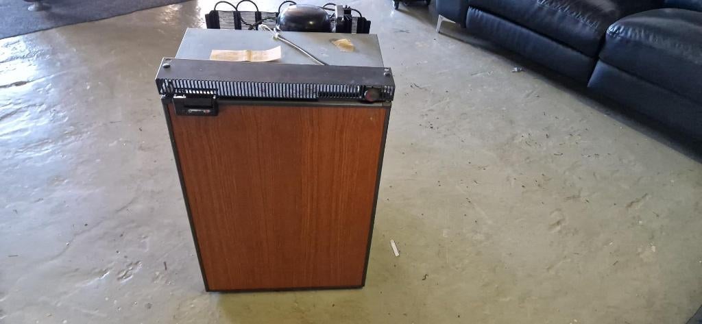 koelkast  INDEL Cruise  CR100   12- 24  Volt, Ophalen, Gebruikt