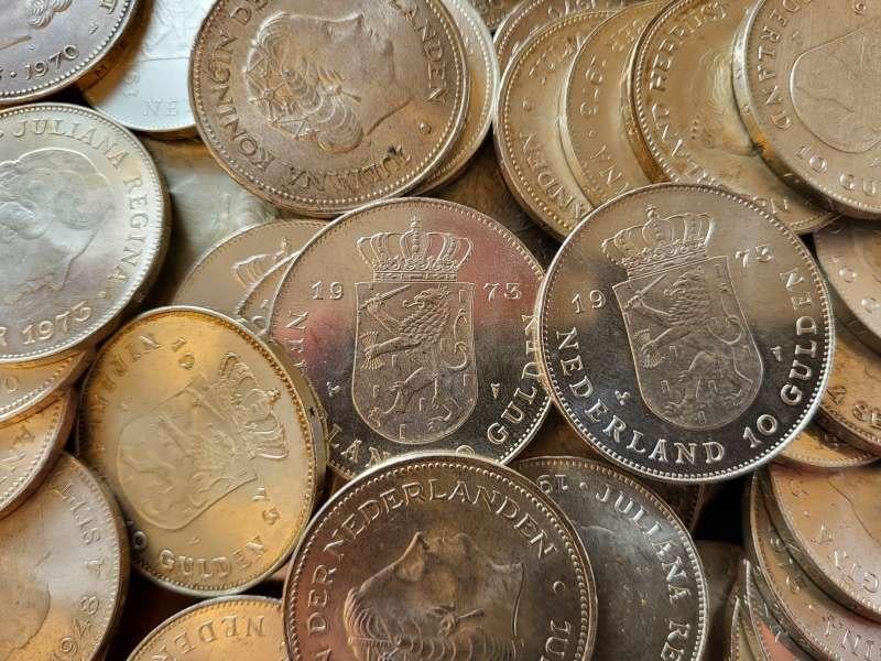 Nederland 1 kilo zilveren 10 guldenmunten 1970 en 1973