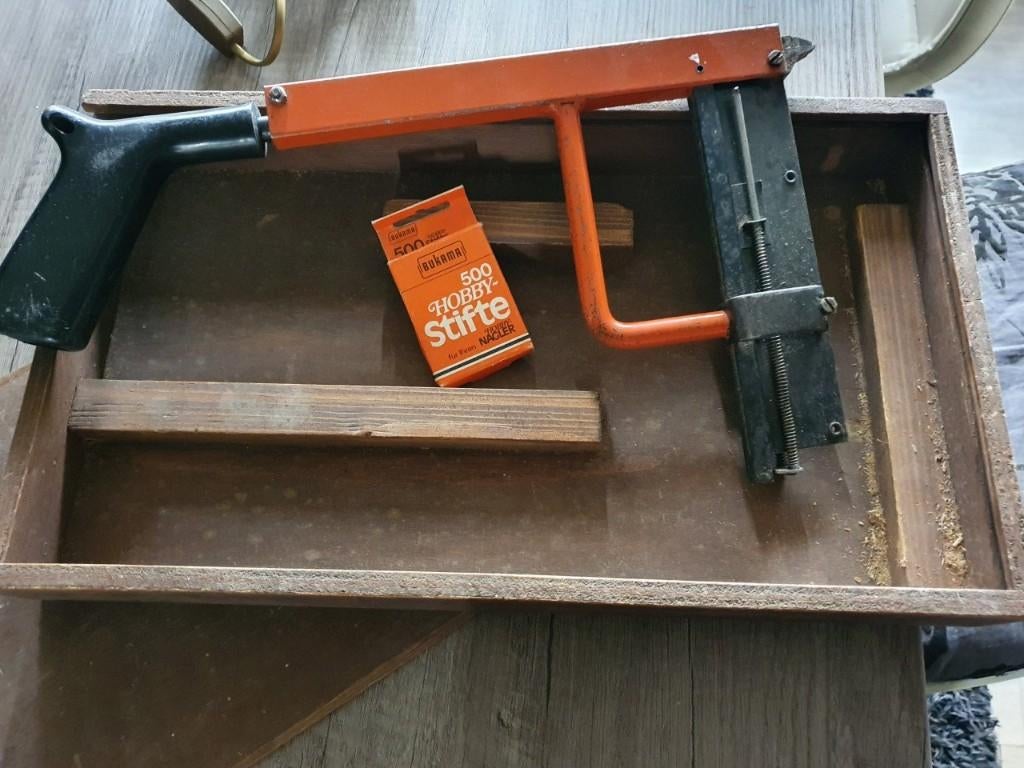 Mooie antieke Bukama handmatige niet/spijkerpistool, Ophalen of Verzenden