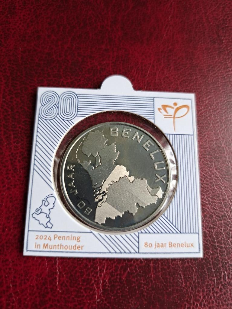 80 jaar Benelux Penning 2024 in Bedrukte Munthouder, Ophalen of Verzenden, Overige waardes