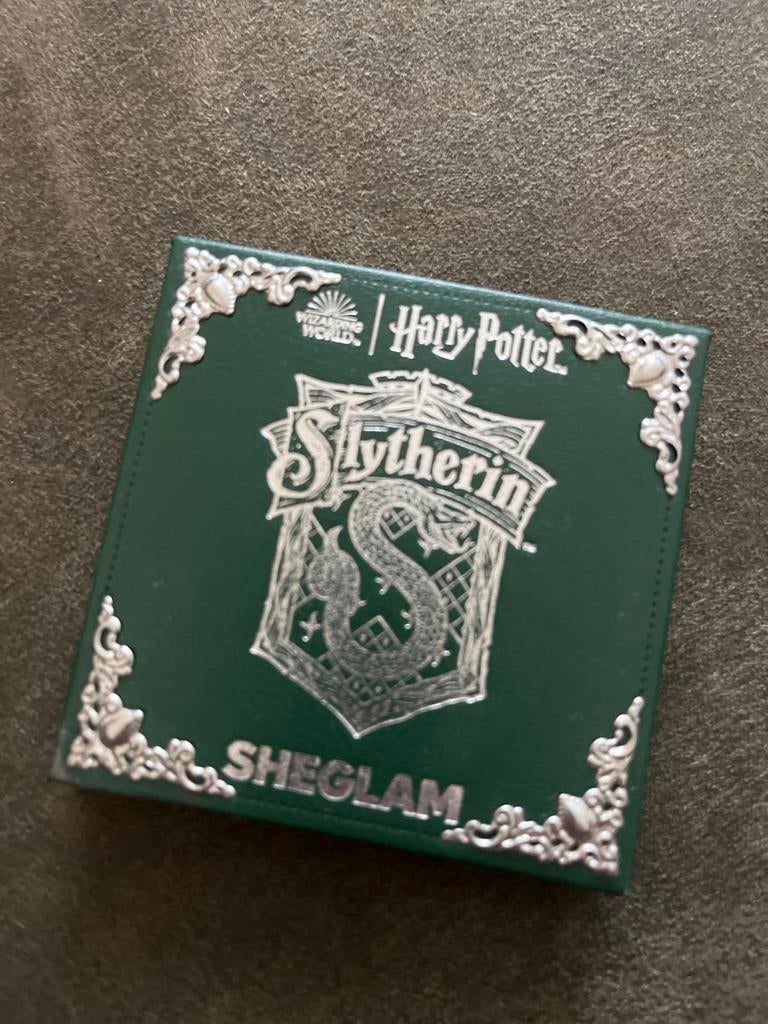 Harry Potter Slytherin Oogschaduw Palet - SHEGLAM, Ogen, Nieuw, Ophalen of Verzenden, Make-up