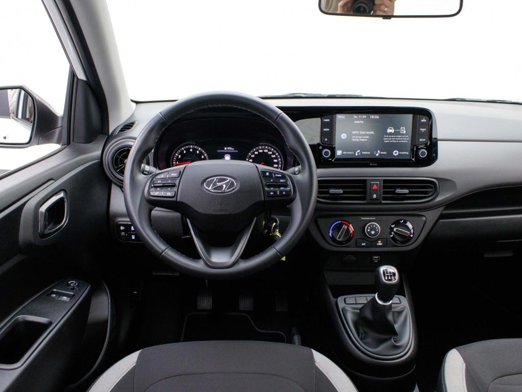 Hyundai i10 1.0 Comfort | Navigatie via Carplay | Prive leas, Keurmerk '100% Onderhouden', 12 maanden, Stof, Gebruikt