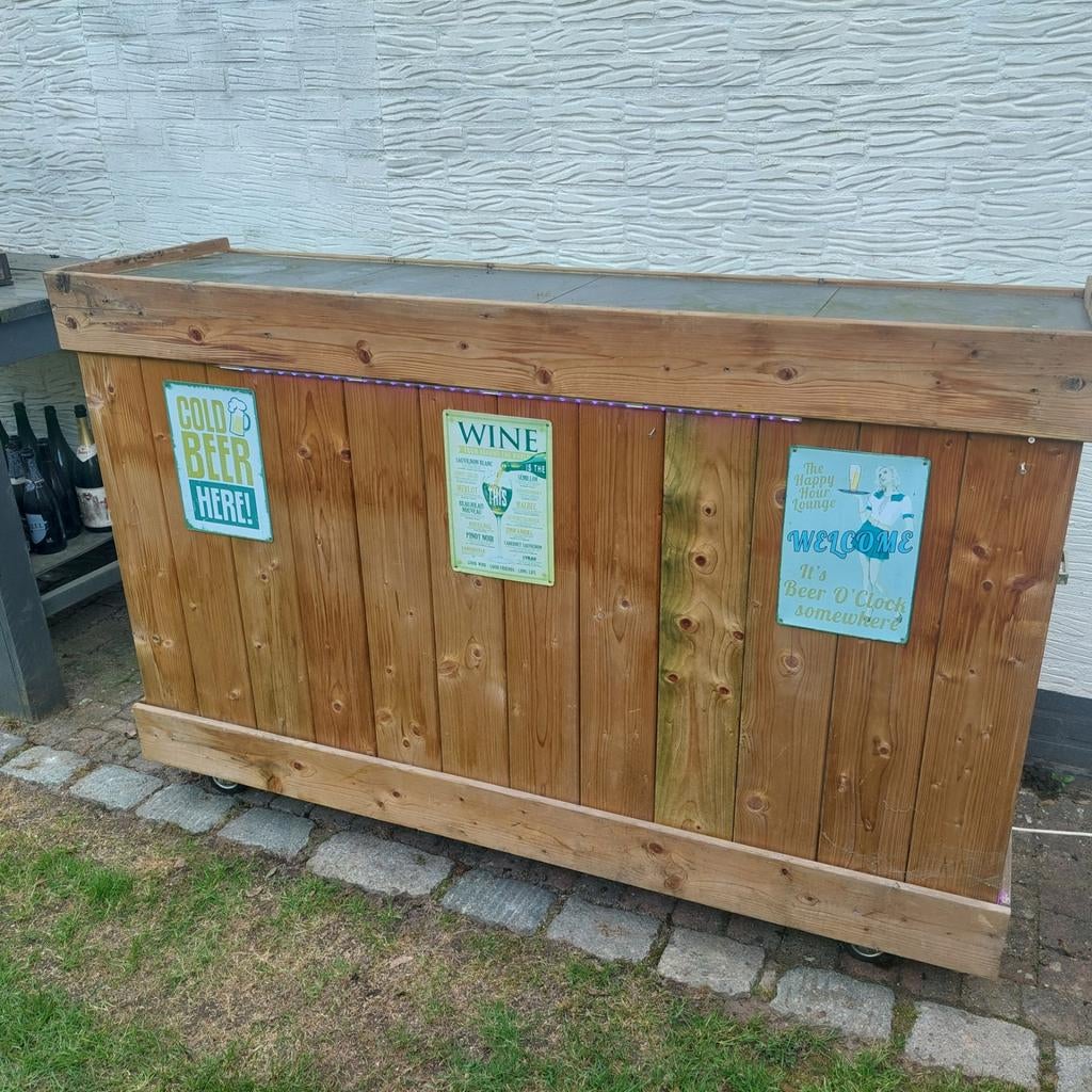 Zware houten bar/buffet met LED-strip en wielen, Ophalen, Gebruikt