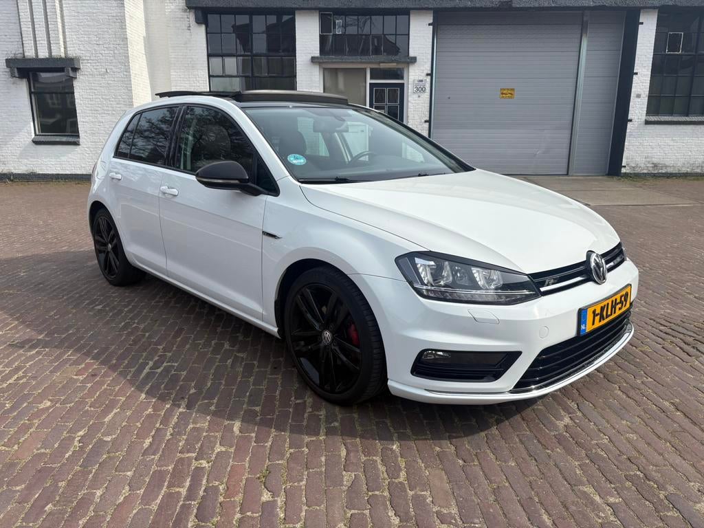 Volkswagen Golf 1.2 VW 2013 Wit - Pano R line uitgevoerd, Voorwielaandrijving, 145 pk, Zwart, 4 cilinders