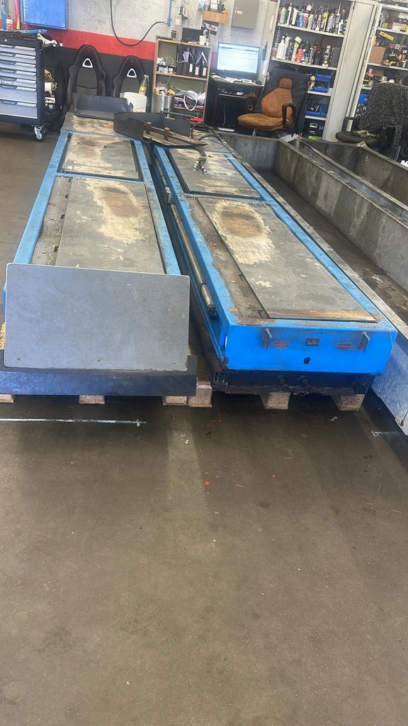 Schaarbrug 4000kg - Geschikt voor APK en Uitlijnen, Ophalen, Gebruikt