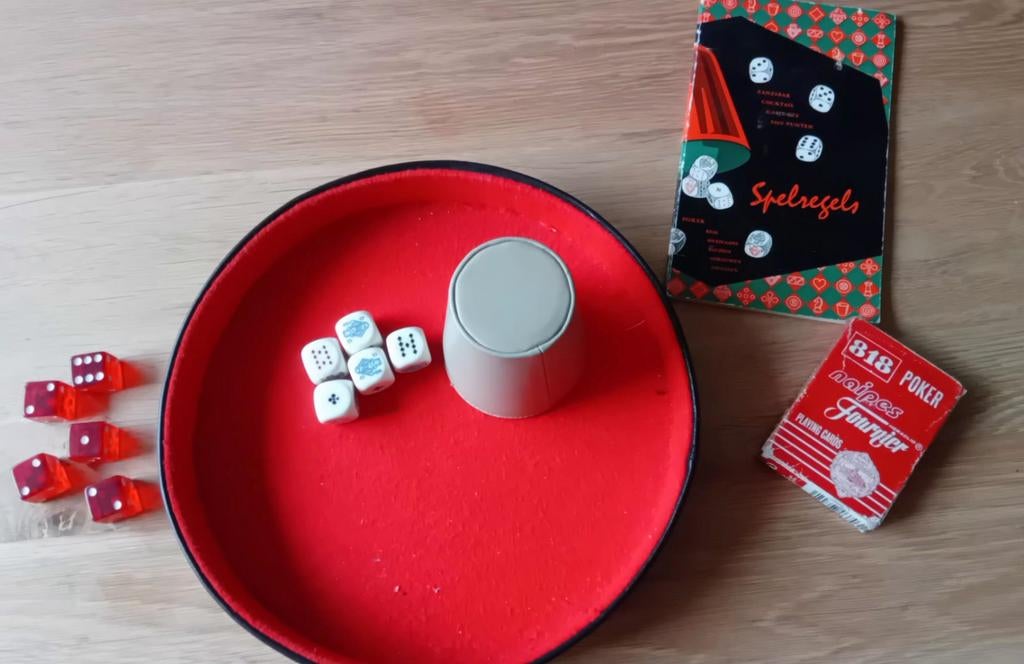 Authentiek Poker en dobbelspel uit 1950, Hobby en Vrije tijd, Feestartikelen, Ophalen of Verzenden