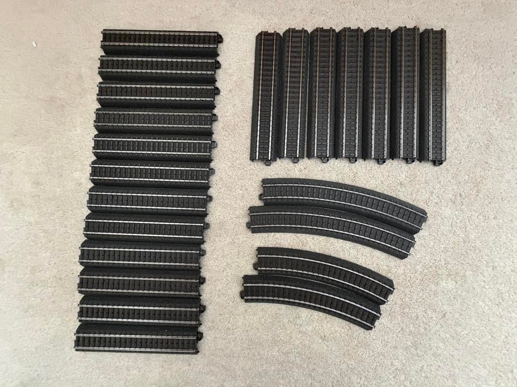 Märklin H0 C-Rails - Rechte en Gebogen Stukken, Hobby en Vrije tijd, Modeltreinen | H0, Zo goed als nieuw, Rails, Wisselstroom