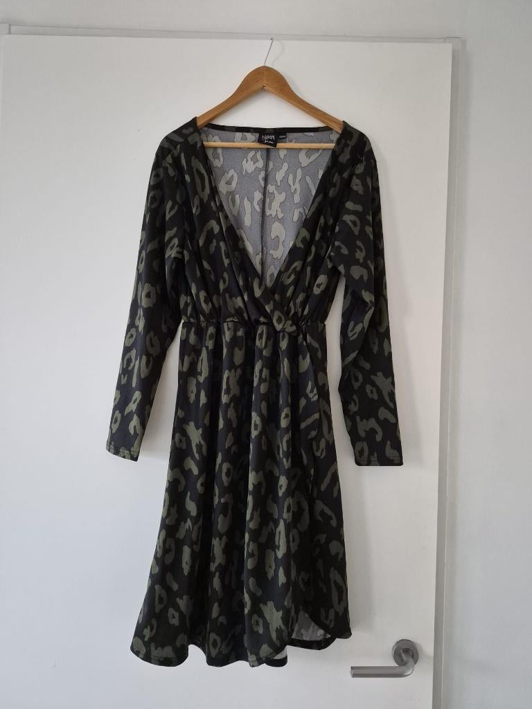 Jurk Ladies Plus Size maat 42 / 44 dames - zwart / khaki, Zwart, Maat 42/44 (L), Zo goed als nieuw, Knielengte