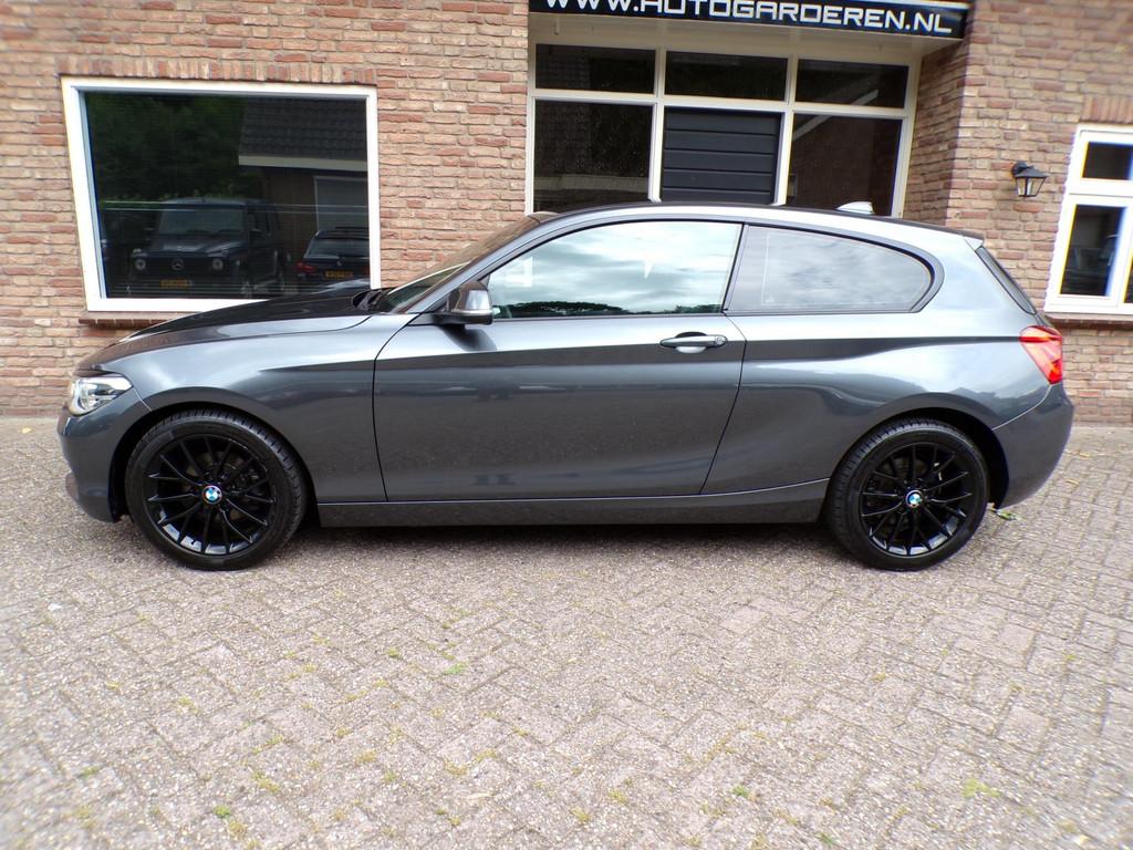 BMW 1-serie 118i Centennial High Executive Automaat / leder, Gebruikt, 1290 kg, 4 stoelen, Bedrijf